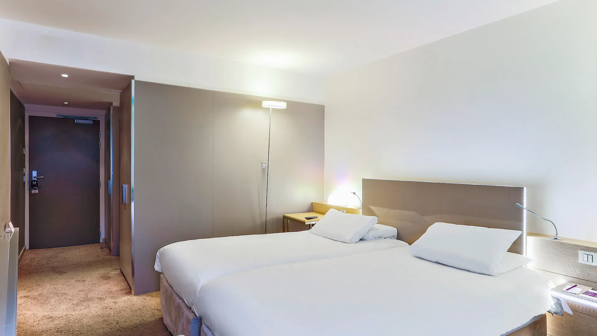 Mercure Vaugirard Porte De Versailles 4* Paris