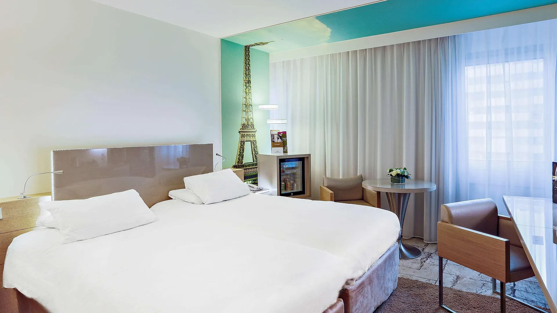 Hotel Mercure Vaugirard Porte De Versailles 4*