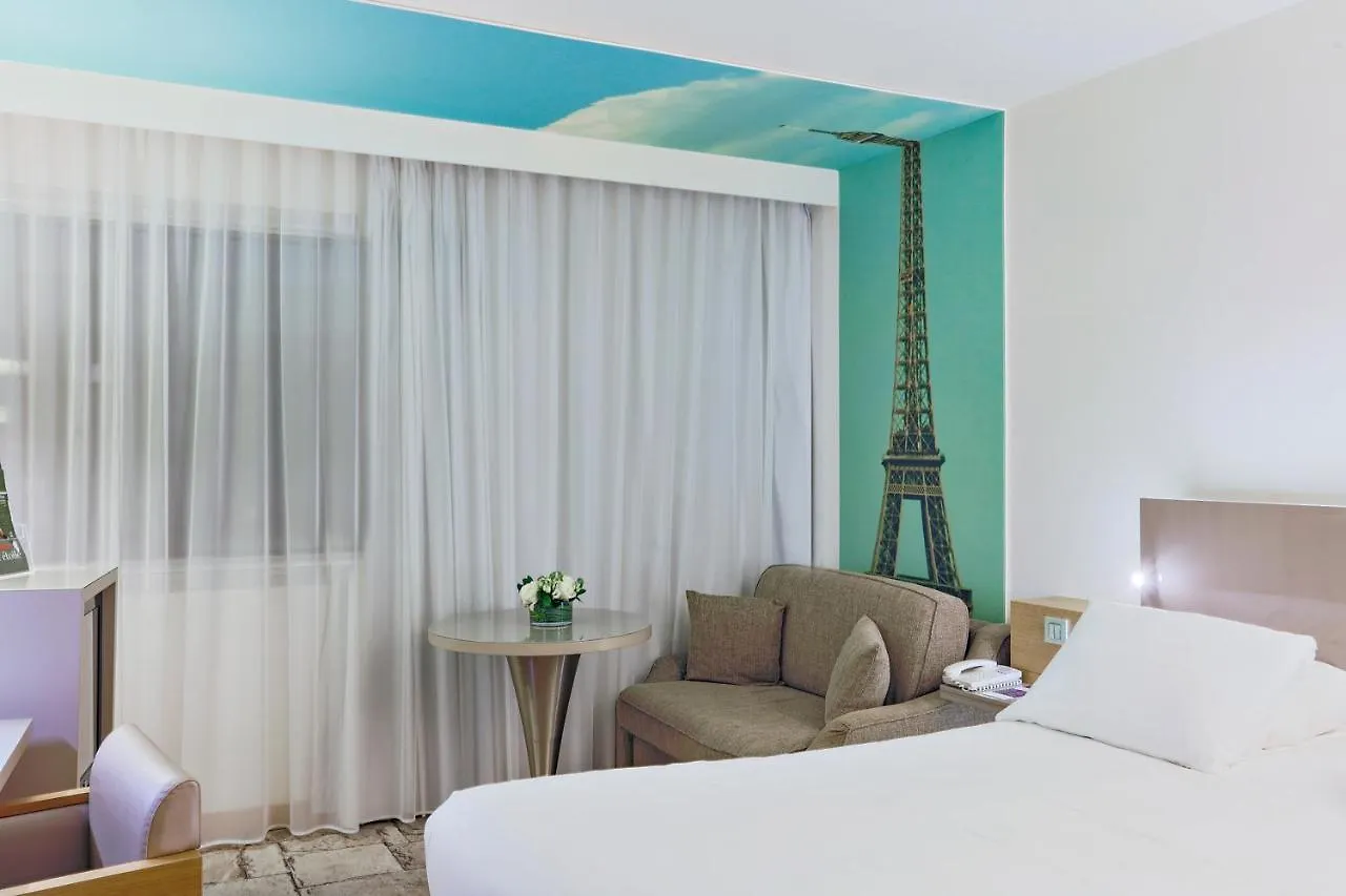 Hotel Mercure Vaugirard Porte De Versailles 4*